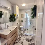 Atico 4 Con Terraza En Centro, Casco Historico Con Aire Acondicionado Y Wifi * Almería