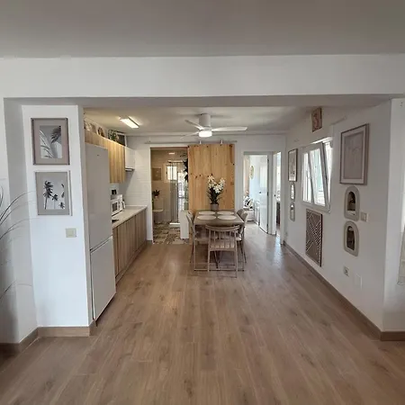 Atico 4 Con Terraza En Centro, Casco Historico Con Aire Acondicionado Y Wifi * Almeria